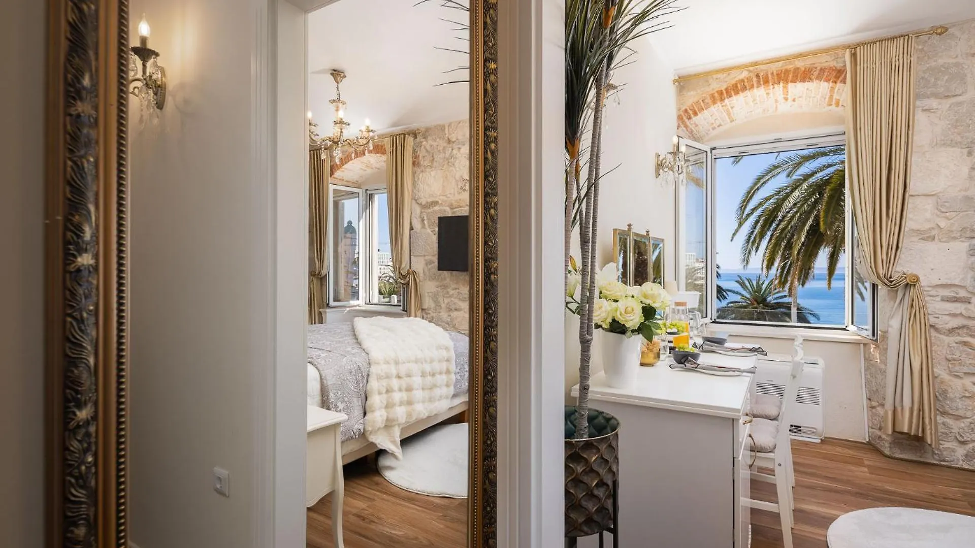 Luxury Rooms & Apartment - Riva & Sea View In Diocletian Palace 스플리트 게스트하우스