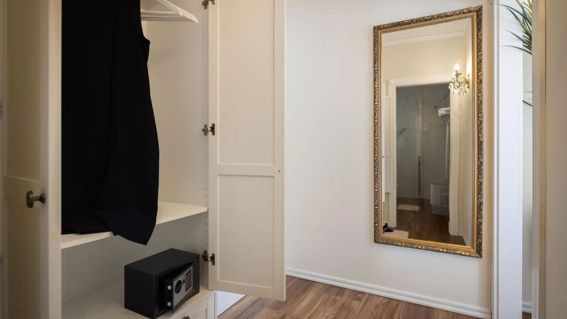 Luxury Rooms & Apartment - Riva & Sea View In Diocletian Palace 스플리트 크로아티아
