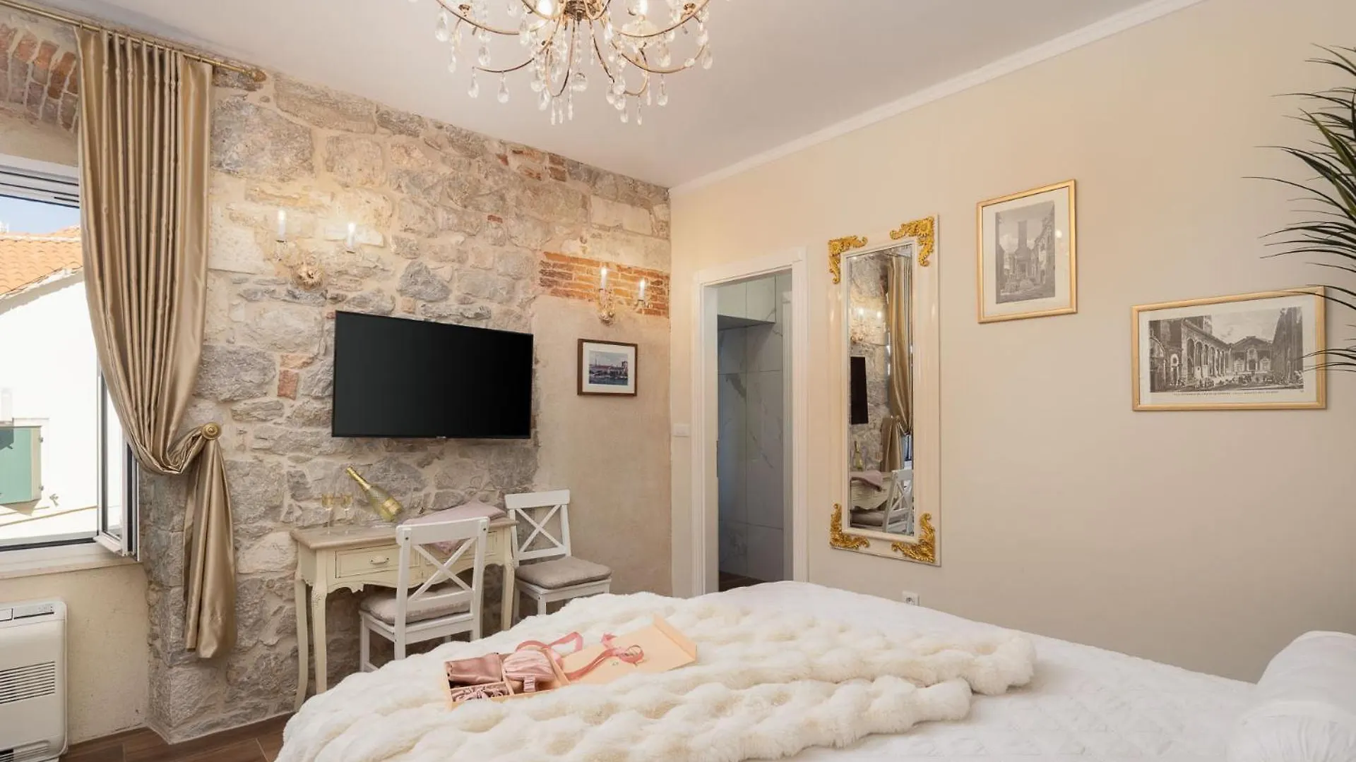 Luxury Rooms & Apartment - Riva & Sea View In Diocletian Palace 스플리트
